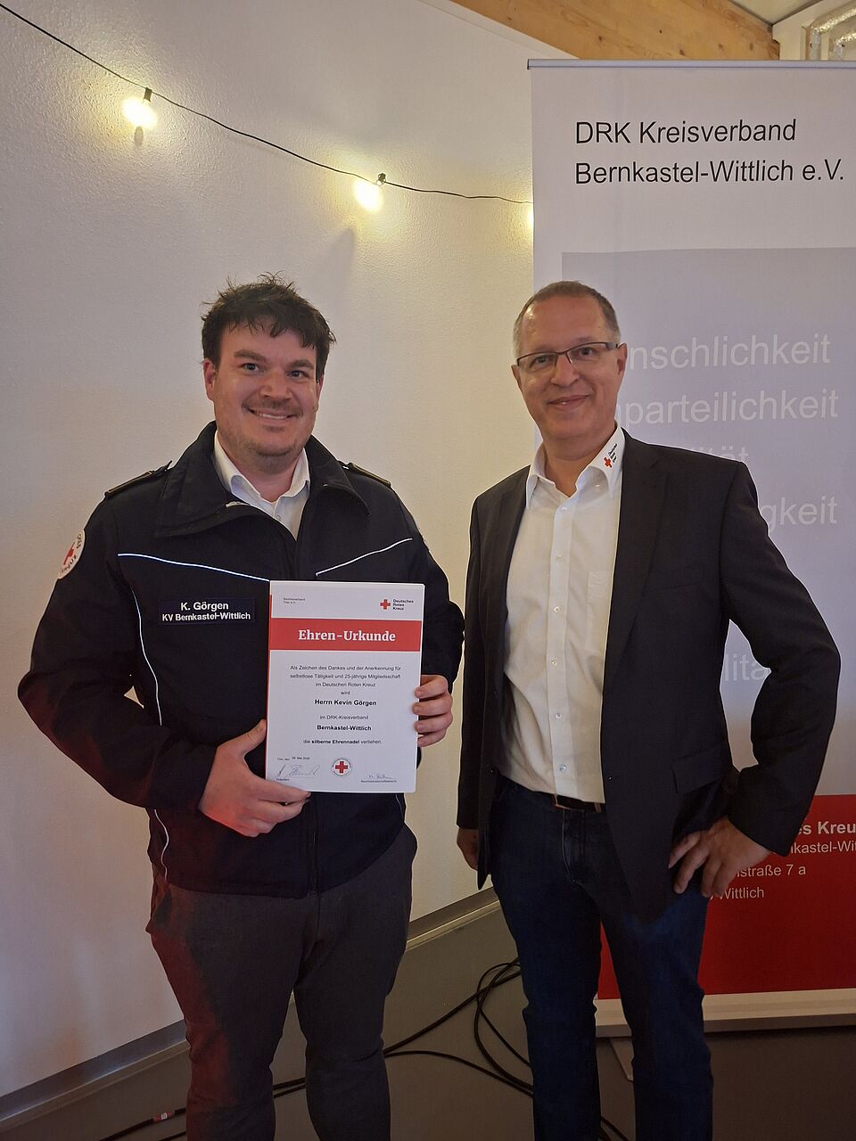 Ehrung für 25 Jahre ehrenamtliches Engagement für das Rote Kreuz Ehrung für 25 Jahre ehrenamtliches Engagement für das Rote Kreuz